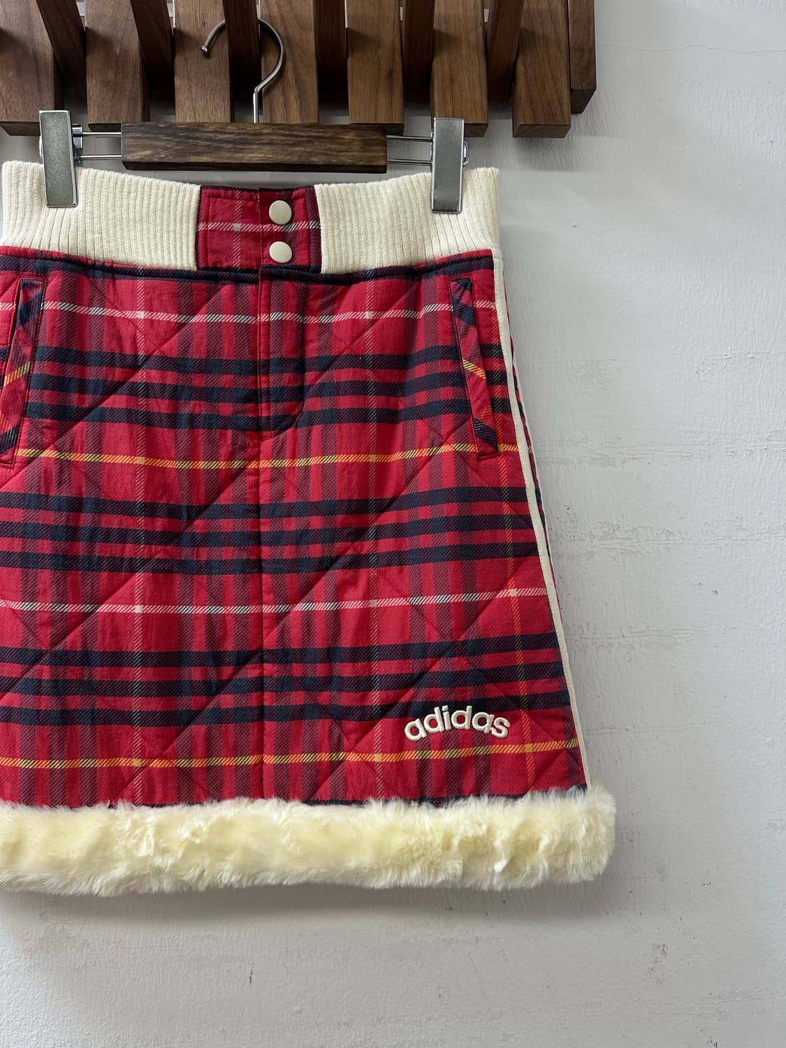 일본빈티지 아디다스 체크 퍼 트리밍 퀼팅 패딩 타탄 체크 스커트  상품이미지2