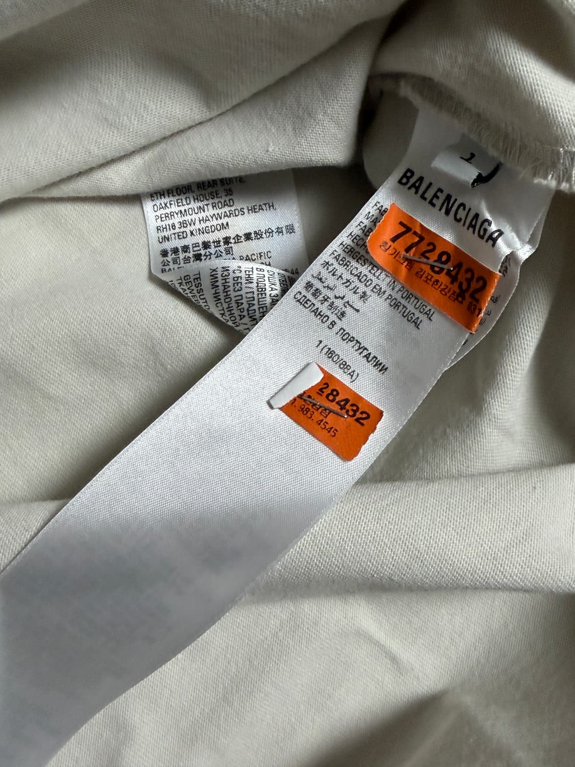 발렌시아가 애플 Be different 반팔 1사이즈 상품이미지5