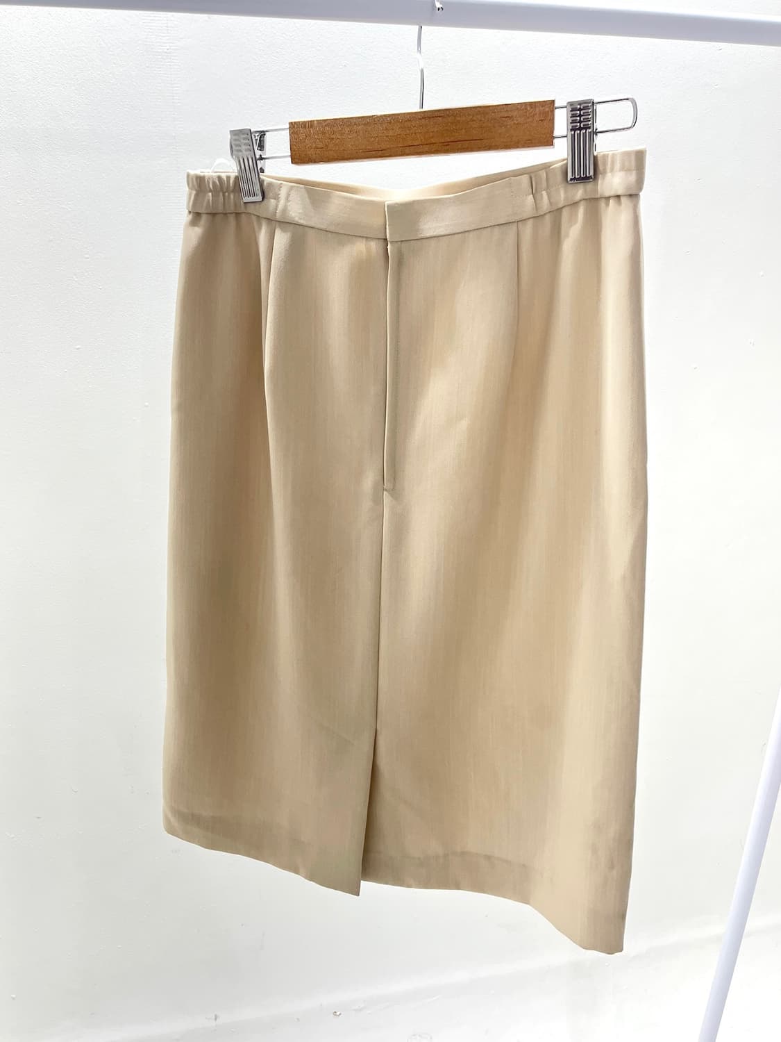 Two Tuck Beige Midi Skirt 상품이미지2