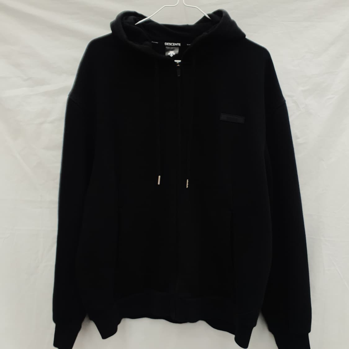 데상트 블랙 트레이닝 셋업(남100) 상품이미지3