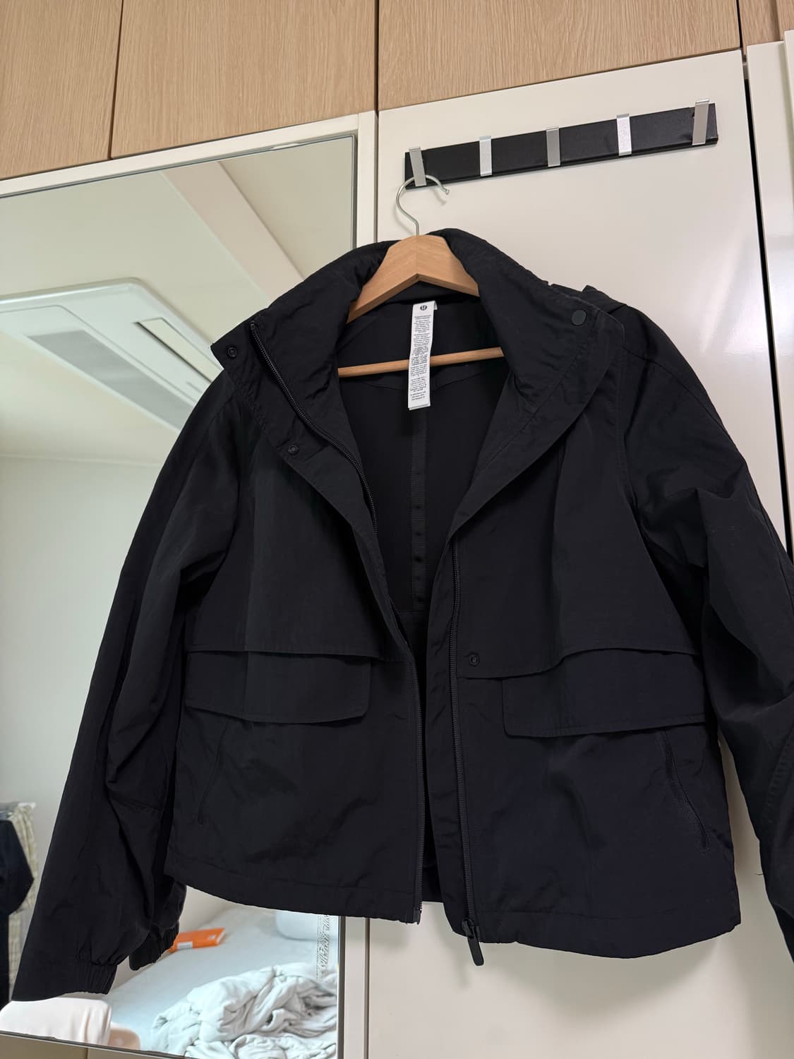 룰루레몬 블랙 바람막이 160/80A (상태 매우좋음) 상품이미지4