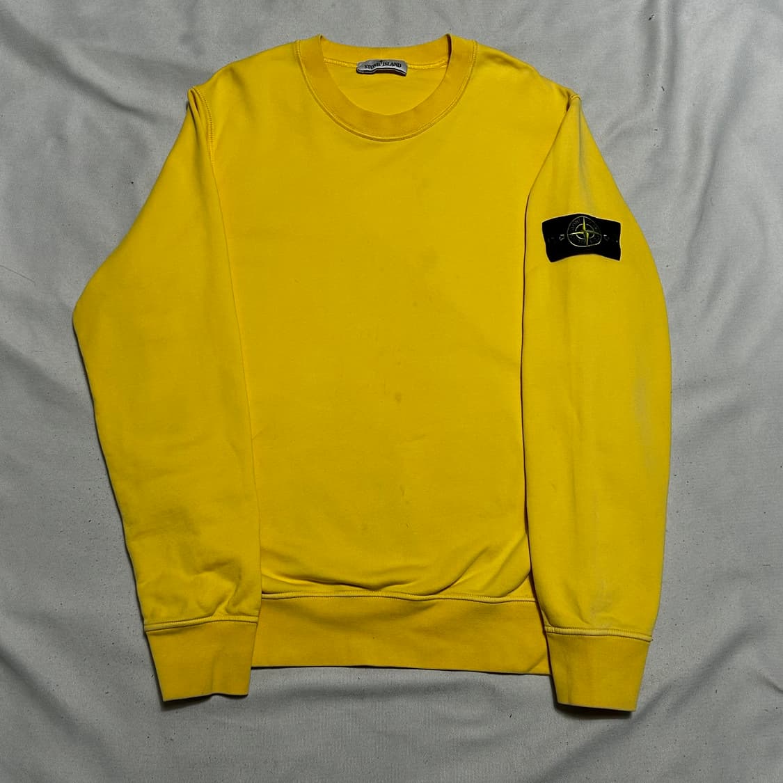 100 스톤아일랜드 옐로우 맨투맨 상품이미지2