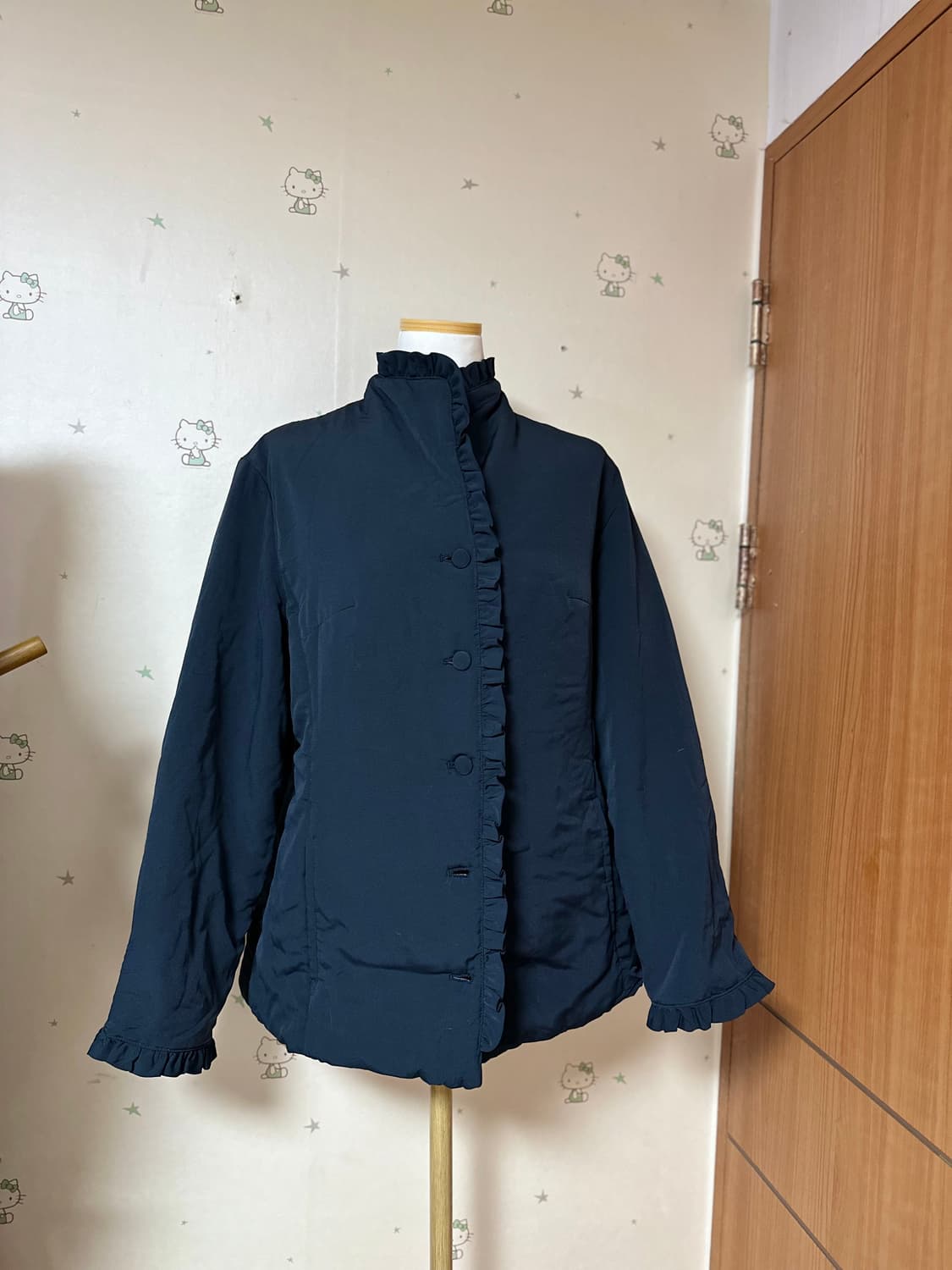 네이비 프릴 하이넥 패딩 점퍼 상품이미지6