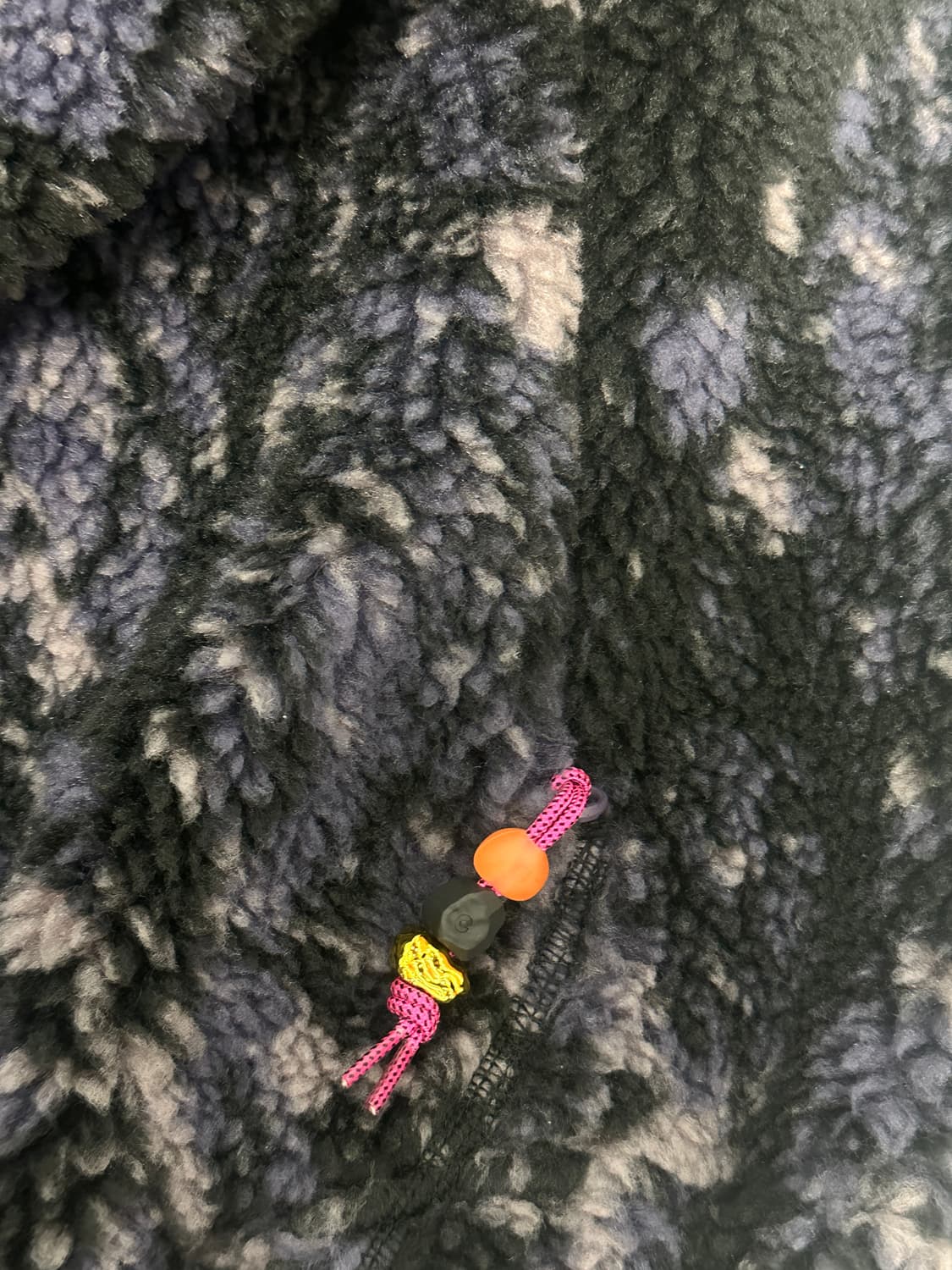 나이키 ACG 카모 플리스 아노락입니다 상품이미지4