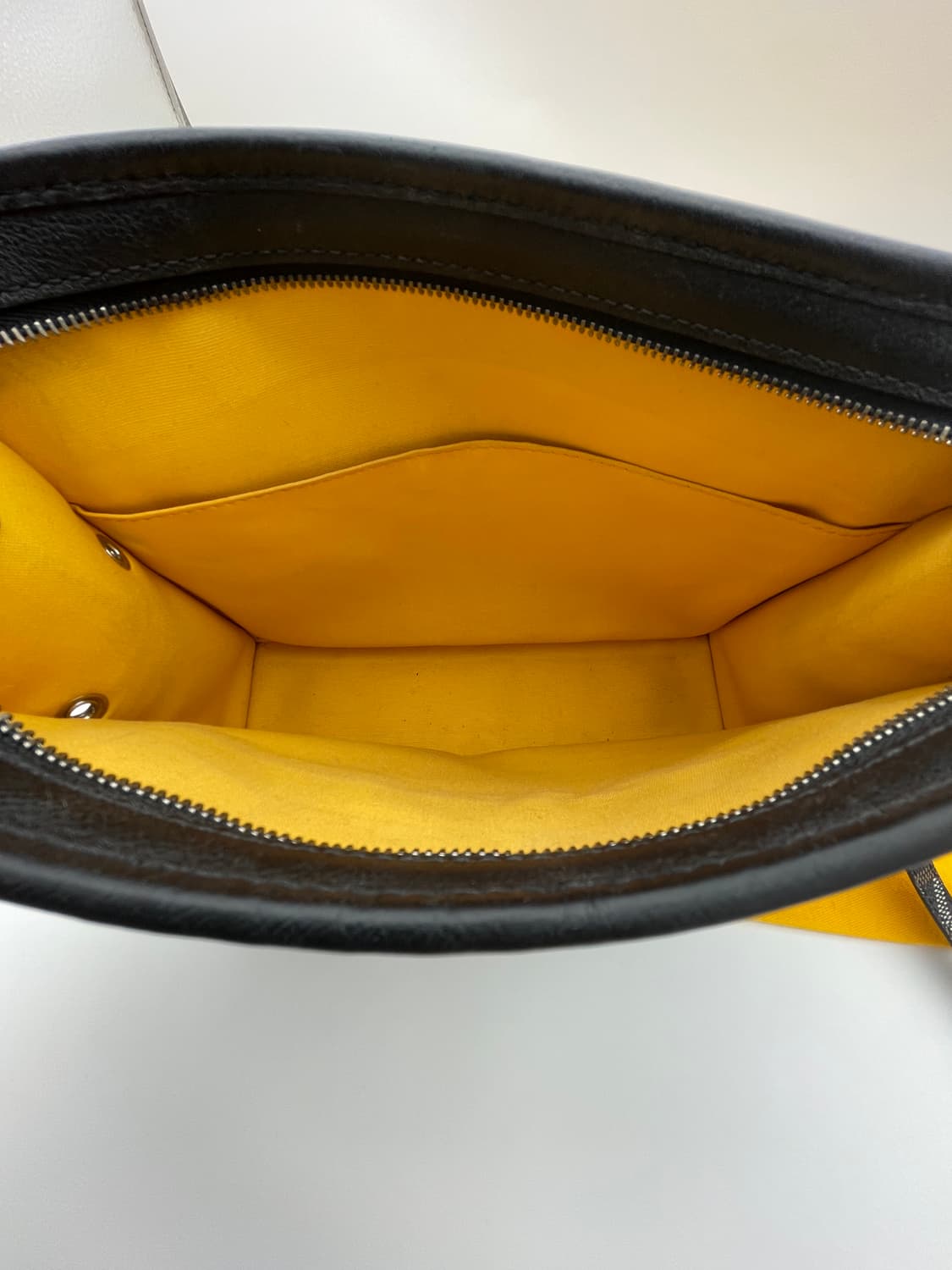 [ 새상품급 / 키링포함 ] 고야드 쥬방스 토일렛백 MM 클러치백 블랙 상품이미지4