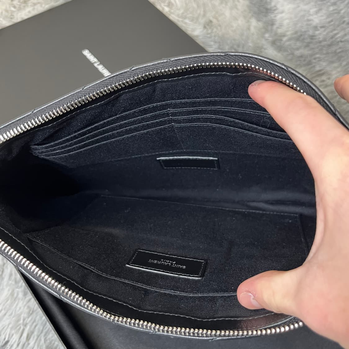 입생로랑 마틀라세 클러치 M사이즈 상품이미지3