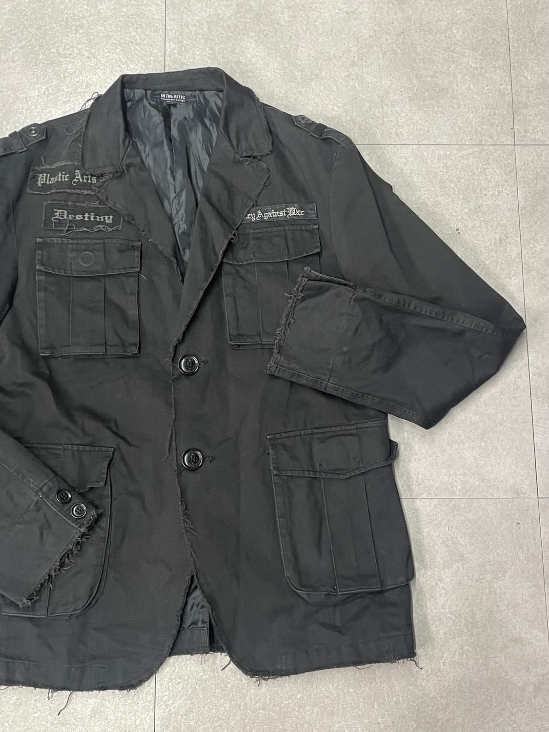 인 더 애틱 그런지 레터링 패치 블레이저 상품이미지3