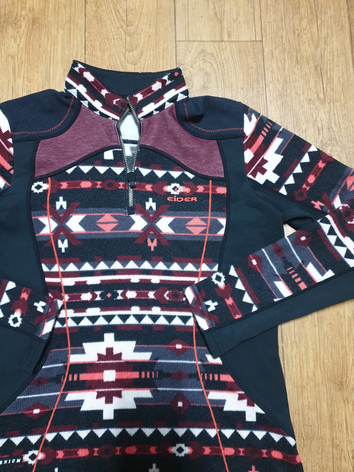 1224 아이더 아웃도어 반집업 95 사이즈입니다 상품이미지3