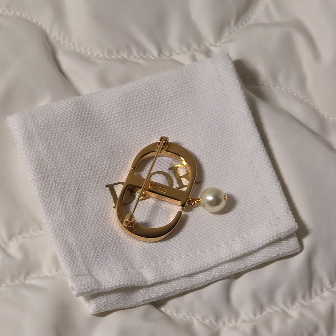 디올 쁘띠 cd 브로치 화이트 상품이미지5