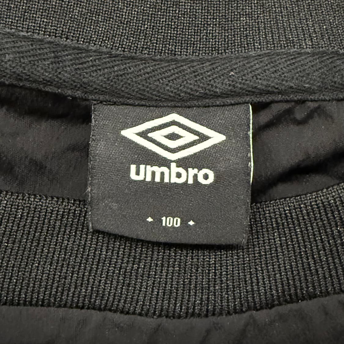 [정품/100] 엄브로 블랙 그레이 긴팔 바람막이 b16 상품이미지5