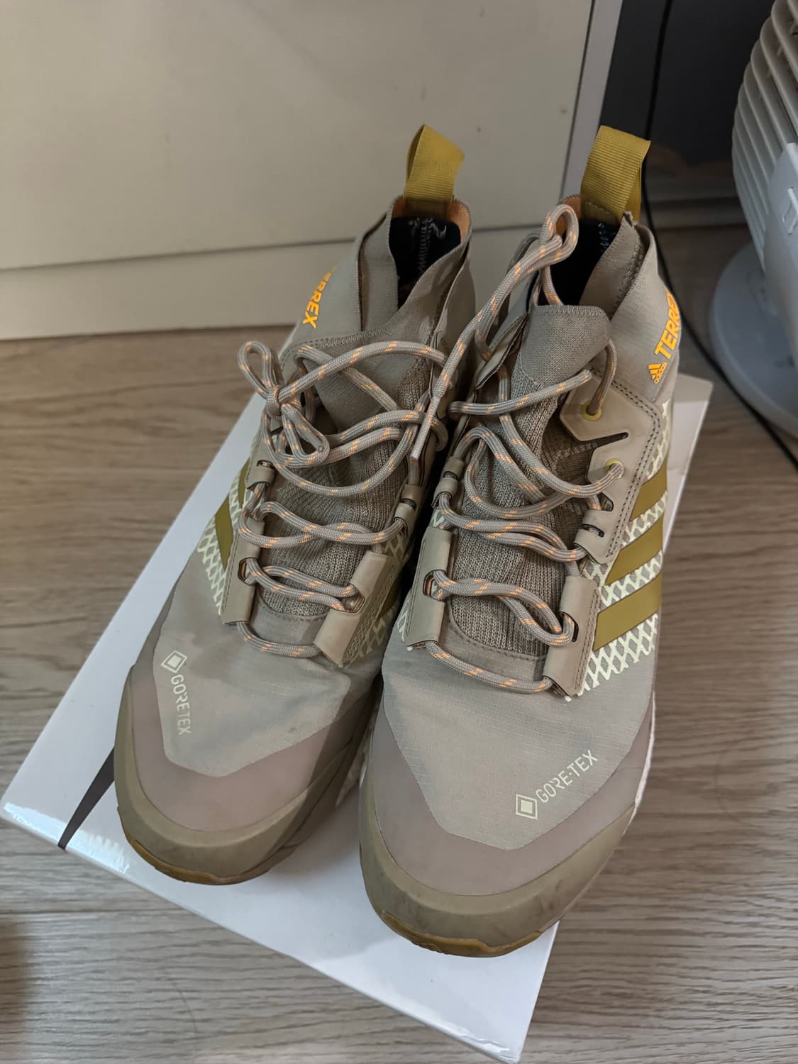 아디다스 테렉스 고어텍스 등산화 285 상품이미지1