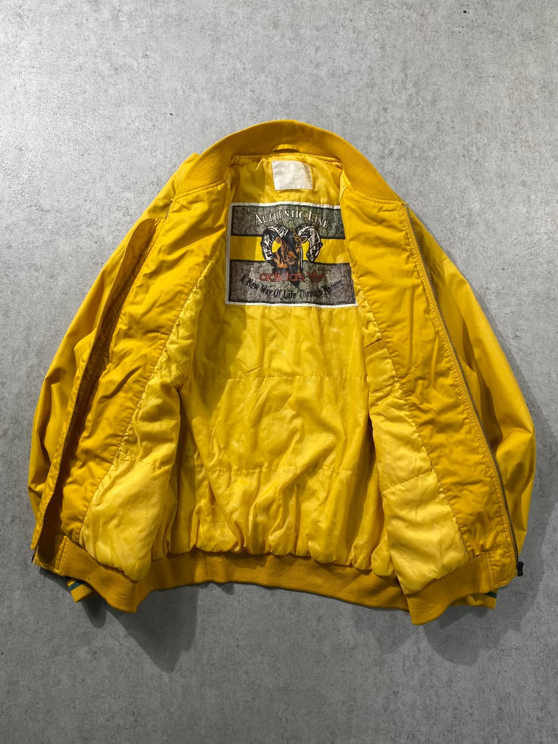 [L-XL] 80s Adidas 아디다스 어센틱 라인 올드스쿨 봄버자켓 상품이미지5