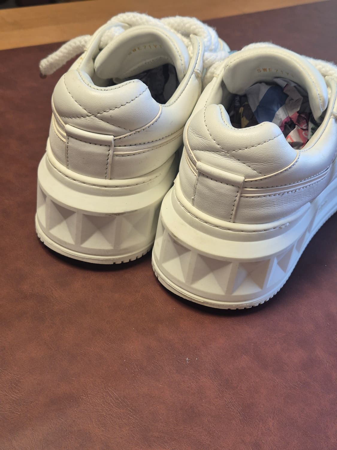 발렌티노 원스터드 240-245(38) 스니커즈  상품이미지4