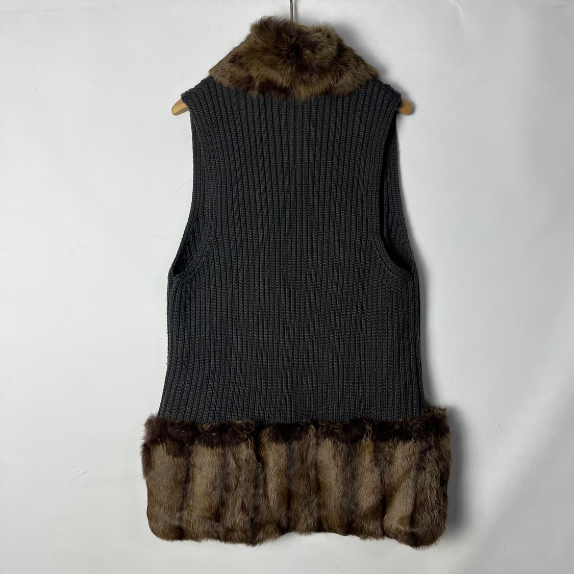 [Zadig&Voltaire] 쟈딕앤볼테르 토끼퍼 니트 베스트 상품이미지2