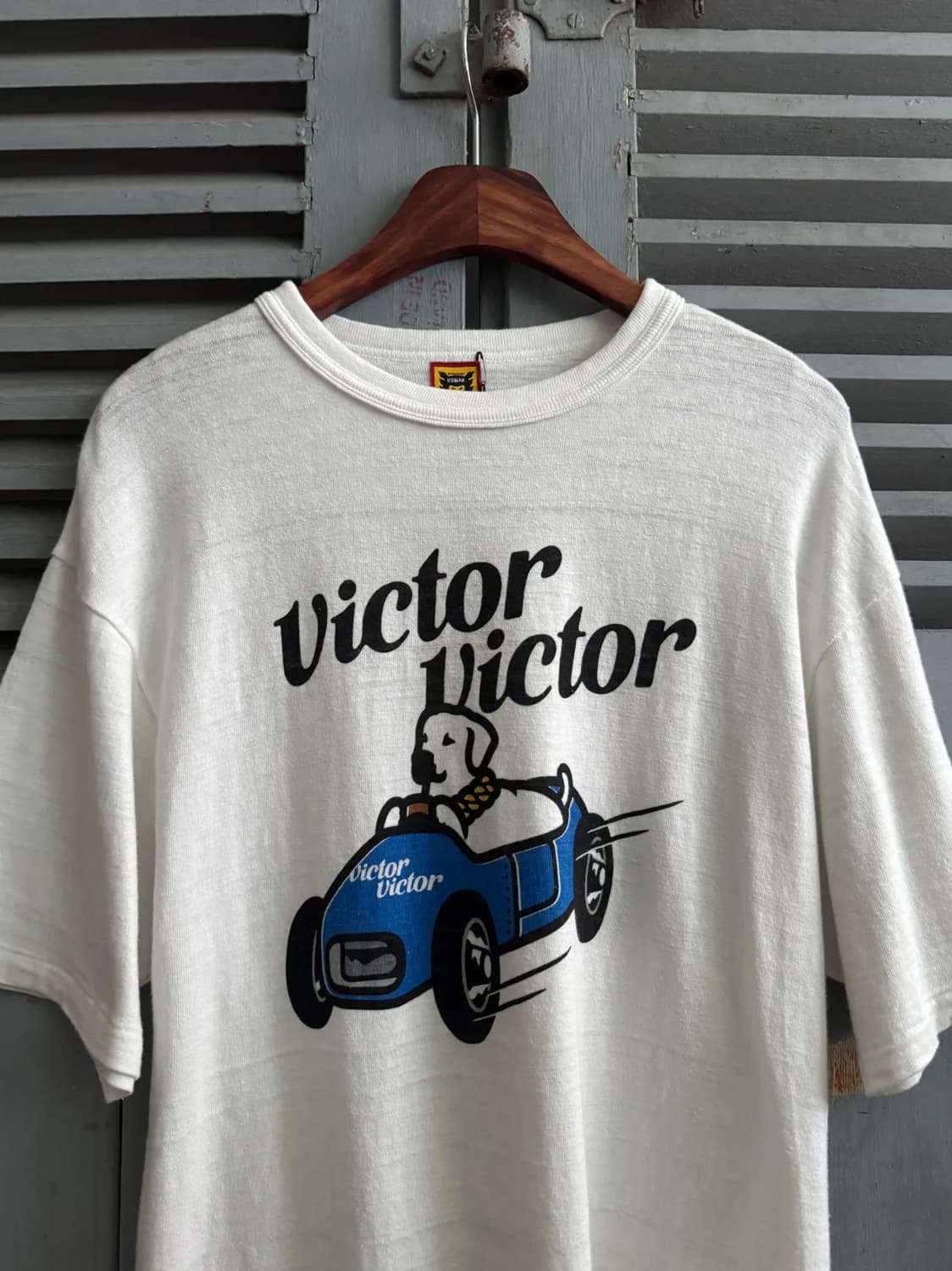 [L]휴먼메이드 x Victor Victor 레이싱 독 프린팅 티셔츠 상품이미지1