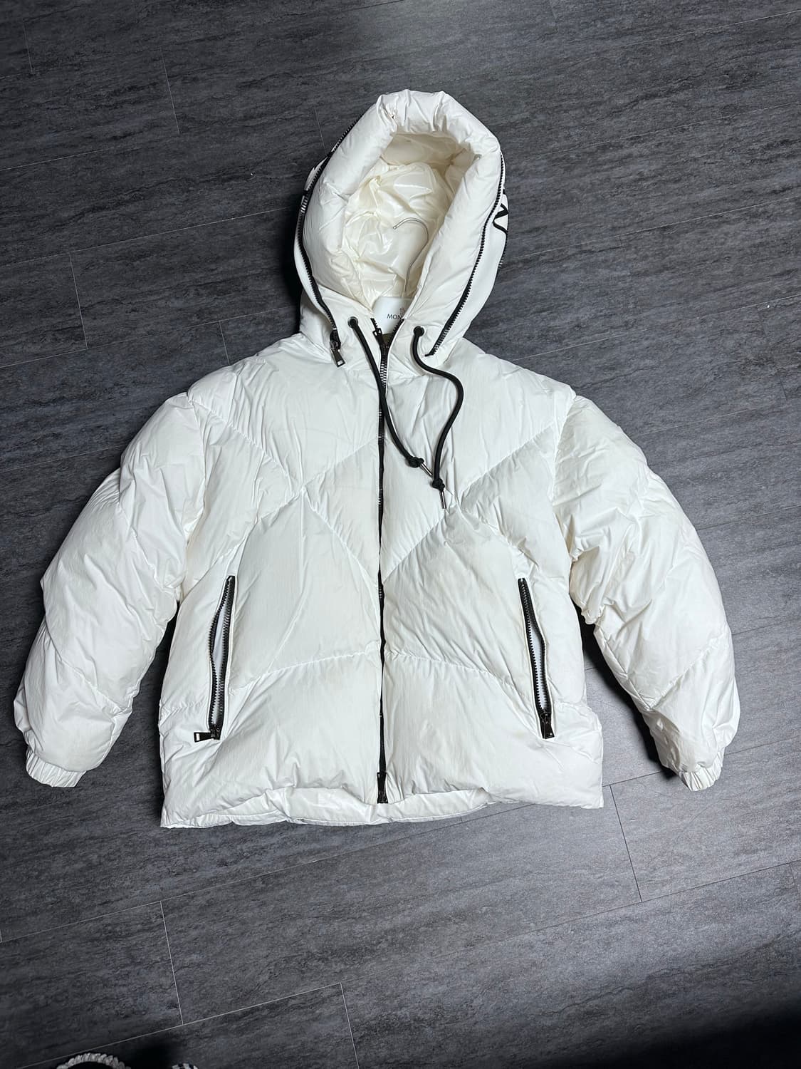 몽클레르 여성 ESTOM 화이트 다운 패딩 상품이미지6