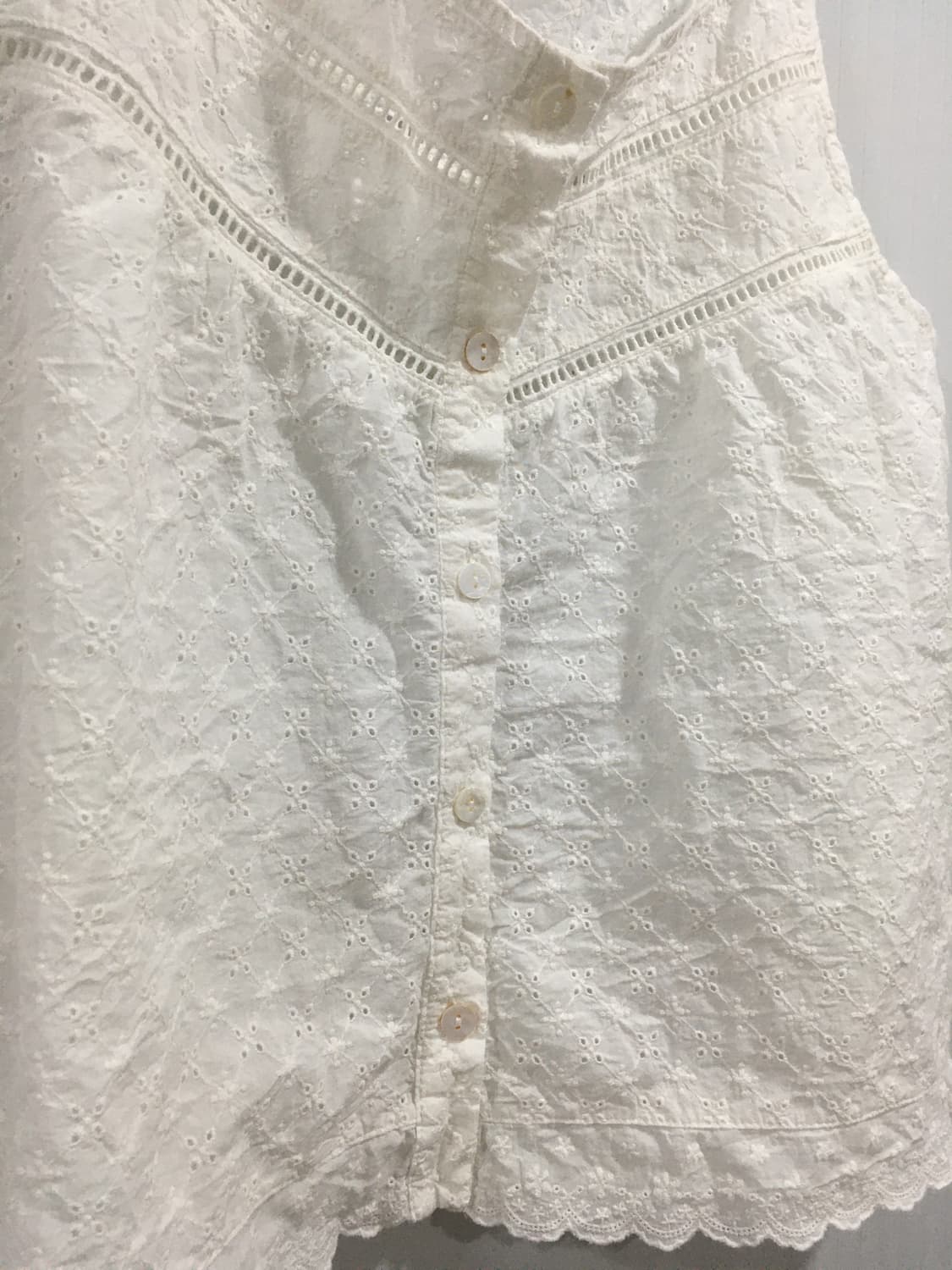 화이트 레이스 레이어드 민소매 상품이미지2