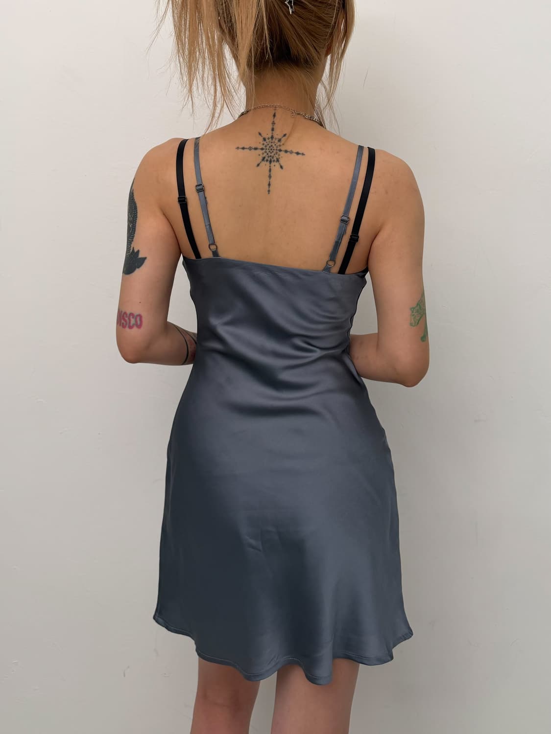 새틴 그래픽 슬립 미니드레스  상품이미지3