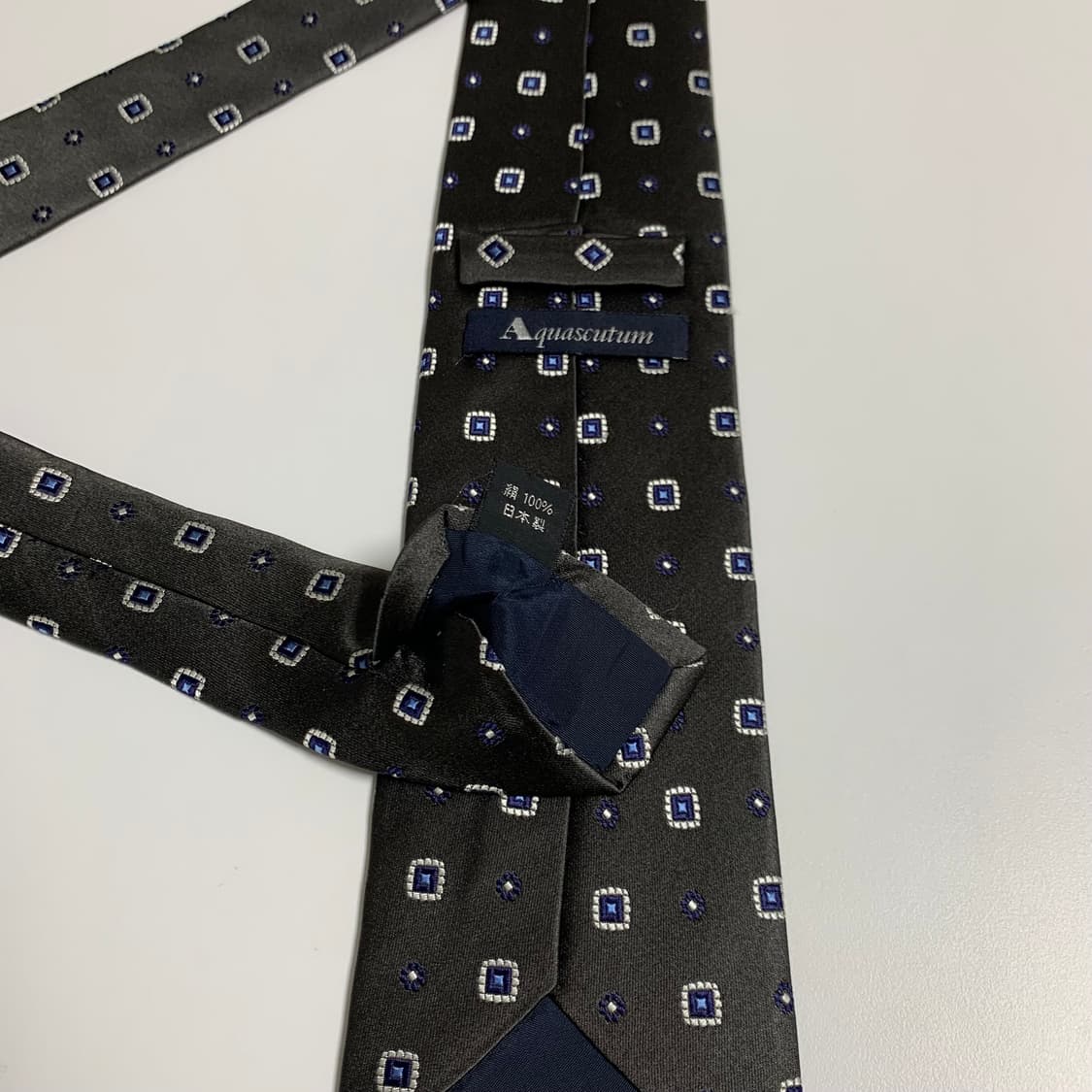 아쿠아스큐텀 챠콜그레이 명품넥타이 100실크 클래식룩 A+등급 상품이미지7