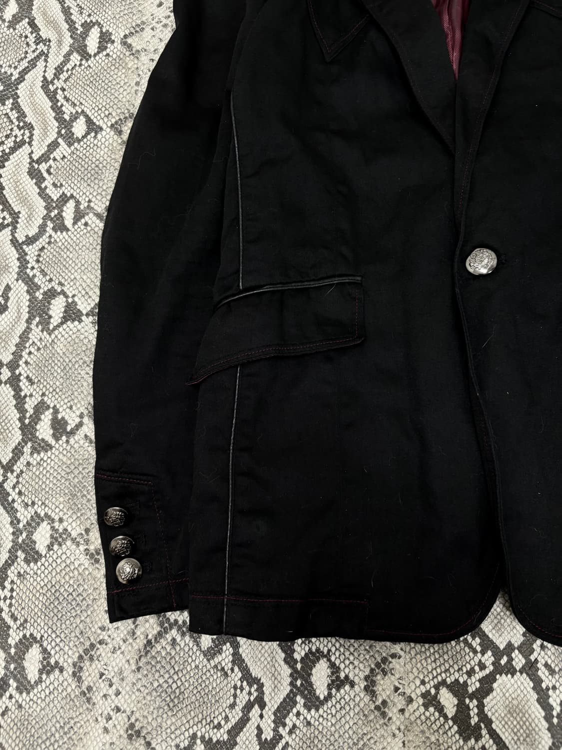“IN THE ATTIC” Minimal Mood Black Tailor 상품이미지2