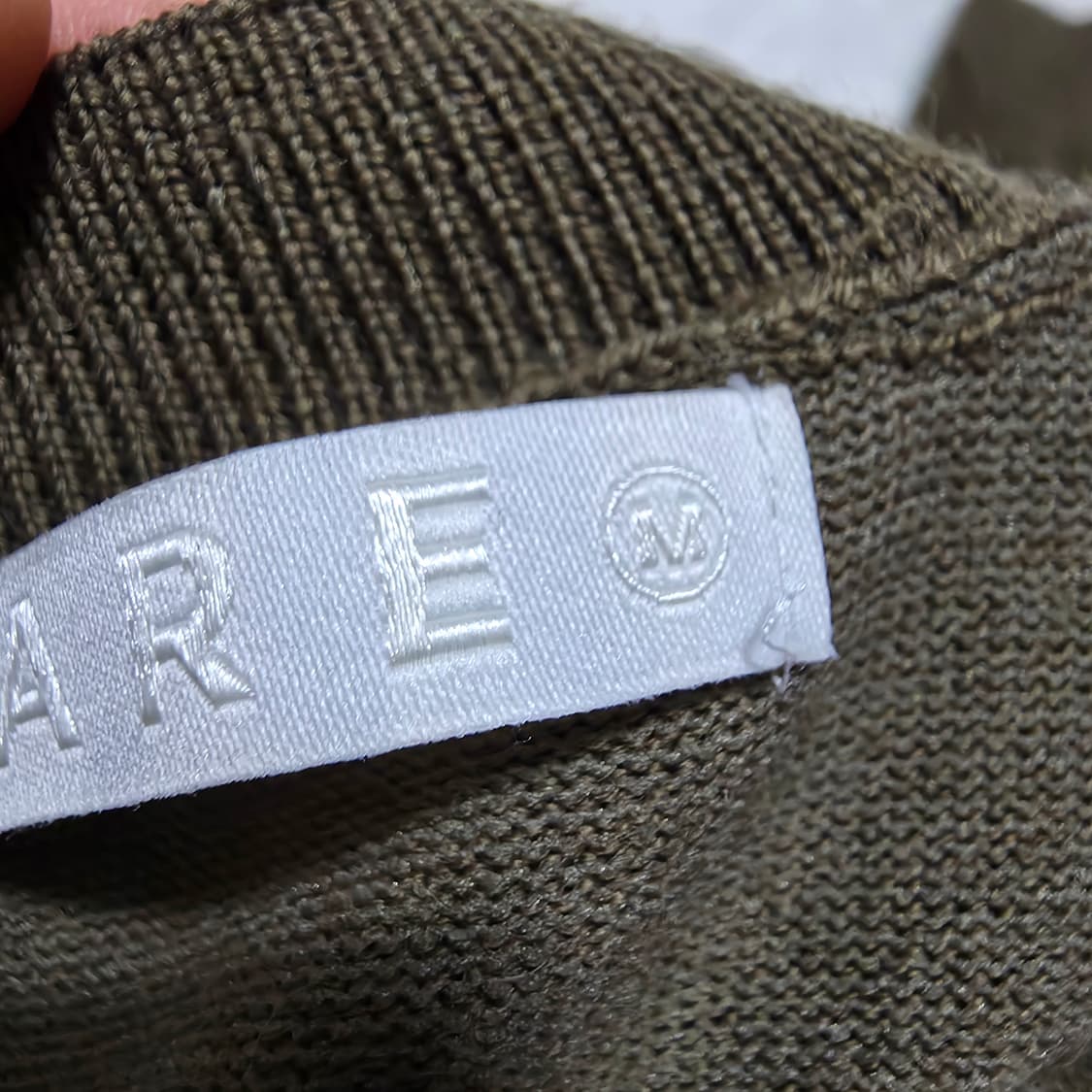 (M)수아레 메리노울 라운드넥 니트 카키 상품이미지5