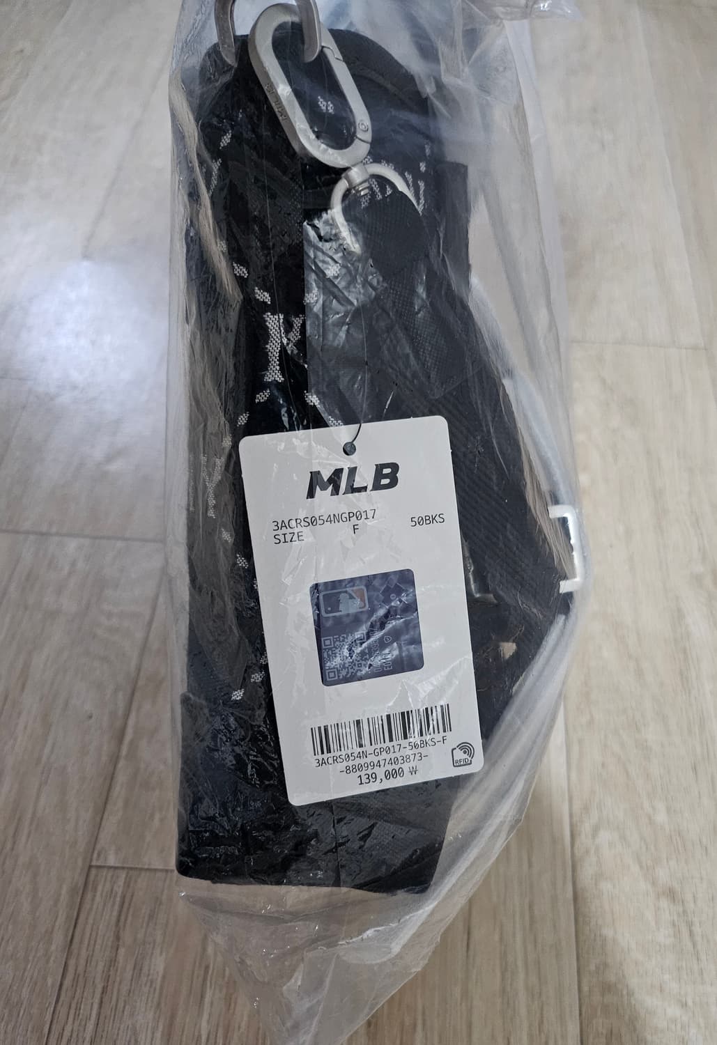 MLB 다이아 모노그램 자카드 미니 크로스백 뉴욕양키스 상품이미지3