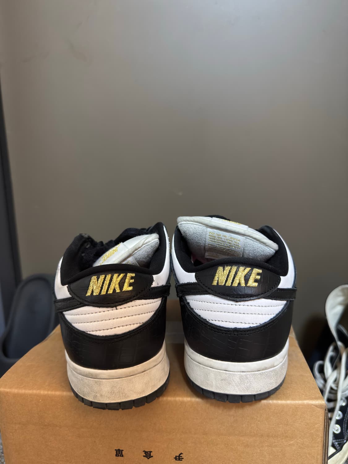 [270]나이키 x 슈프림 SB 덩크 로우 블랙 상품이미지4