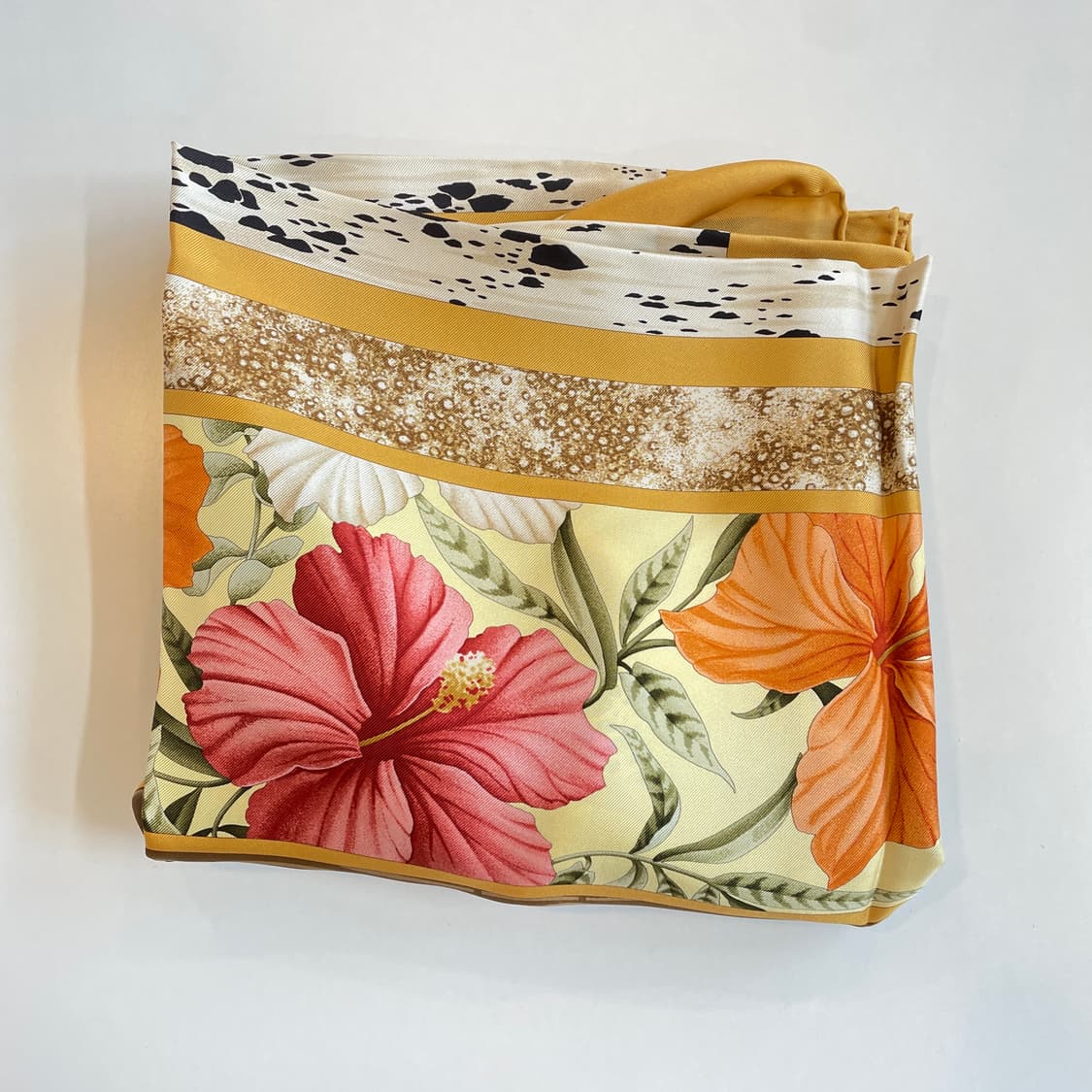 페라가모 실크 스카프 새상품 상품이미지1