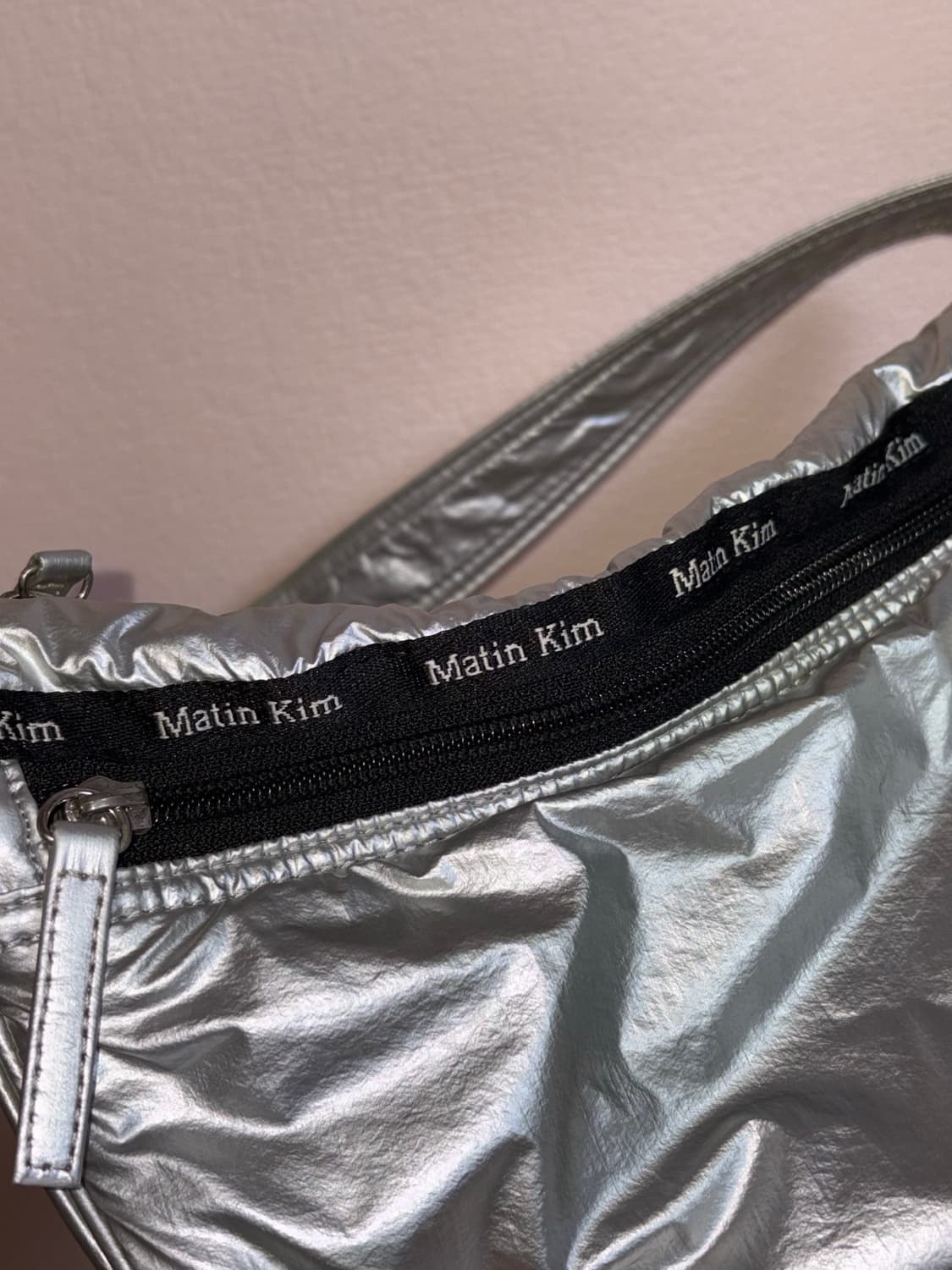 마뗑킴 글로시 숄더백 상품이미지2