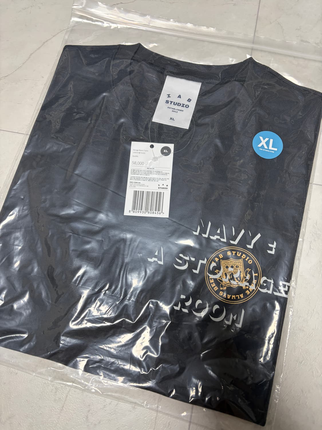 아이앱 스튜디오 스튜디오 익스클루시브 티셔츠 차콜 상품이미지4