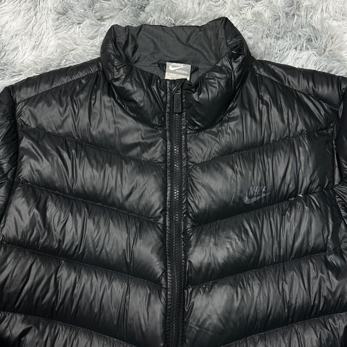 나이키 유광 경량패딩 블랙  상품이미지2