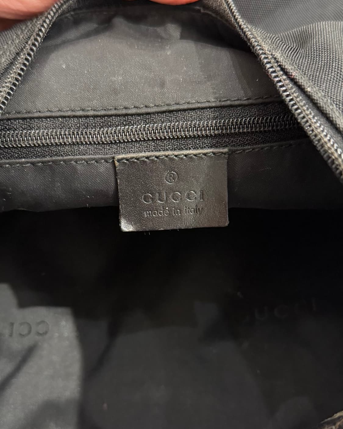 구찌 블랙 GG 나일론 레더 더블포켓 호보백 상품이미지7