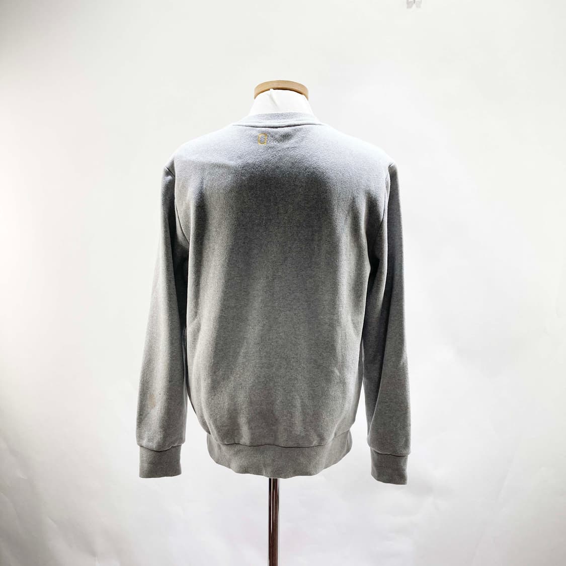 네셔널지오그래픽 남성맨투맨 그레이 95  상품이미지3