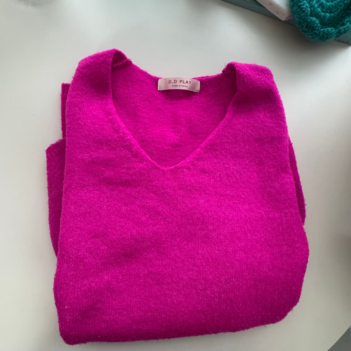쨍한 색이 예쁜 핫핑크 브이넥 니트긴팔 상품이미지2
