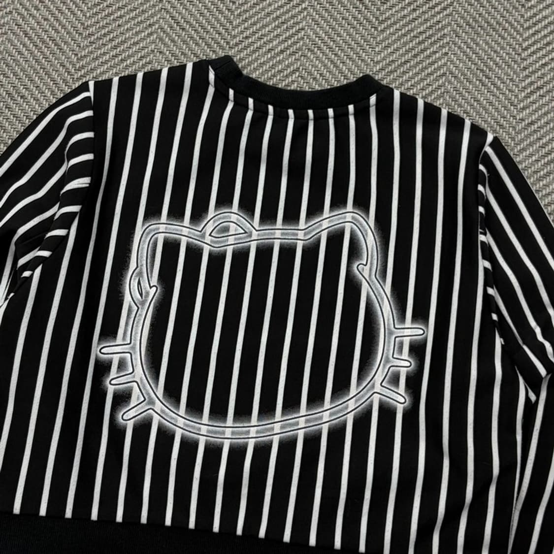 헬로키티 스트라이프 맨투맨 v2780 상품이미지4