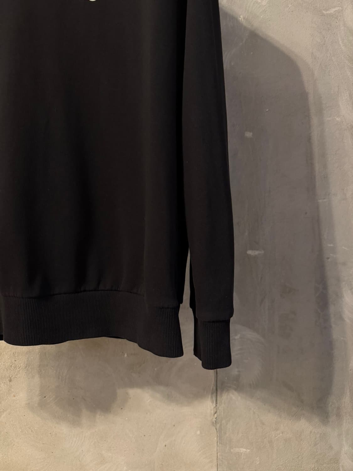 지방시 그래픽 맨투맨 100 상품이미지6