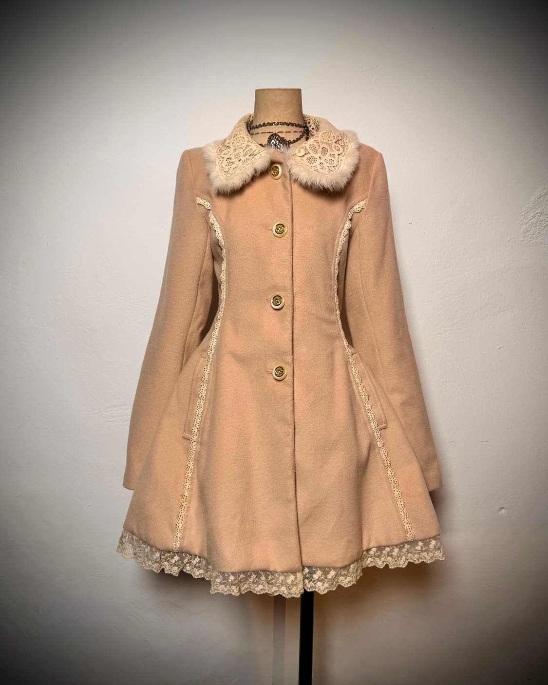 LIZ LISA 래빗퍼&크로셰 트림 포인트 코트 상품이미지1