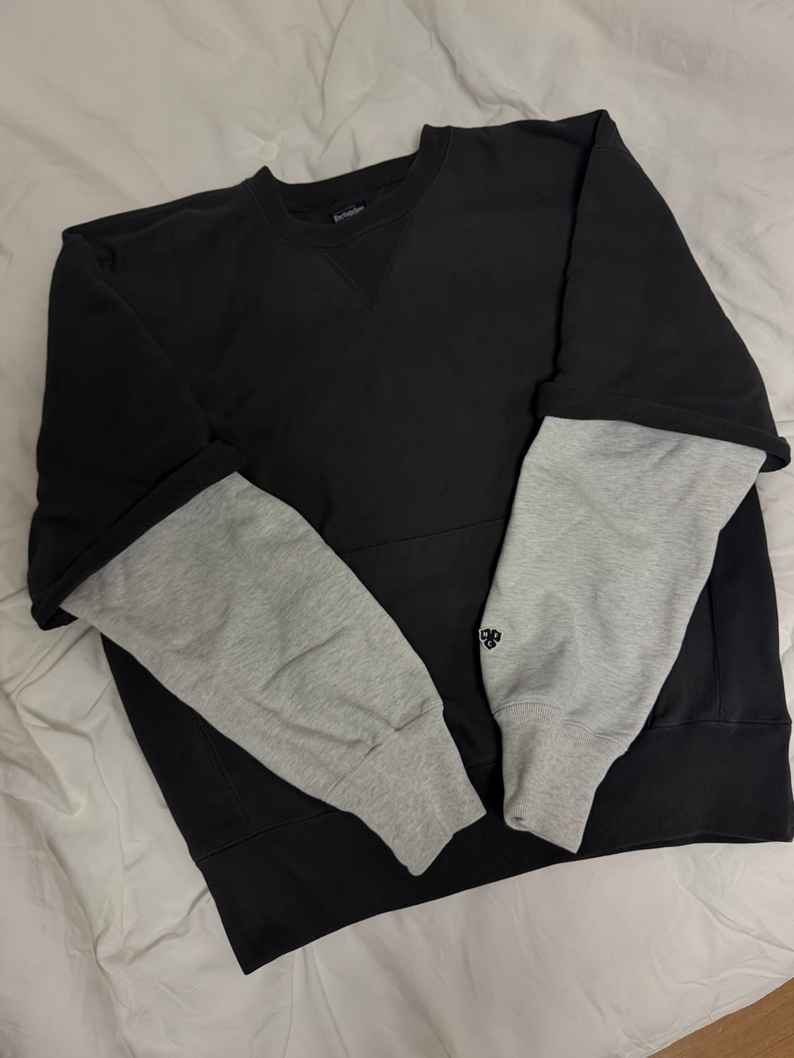 해리티지플러스 레이어드 맨투맨 상품이미지1