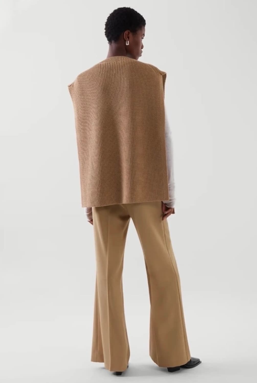 V-NECK KNITTED WOOL CAPE 상품이미지3