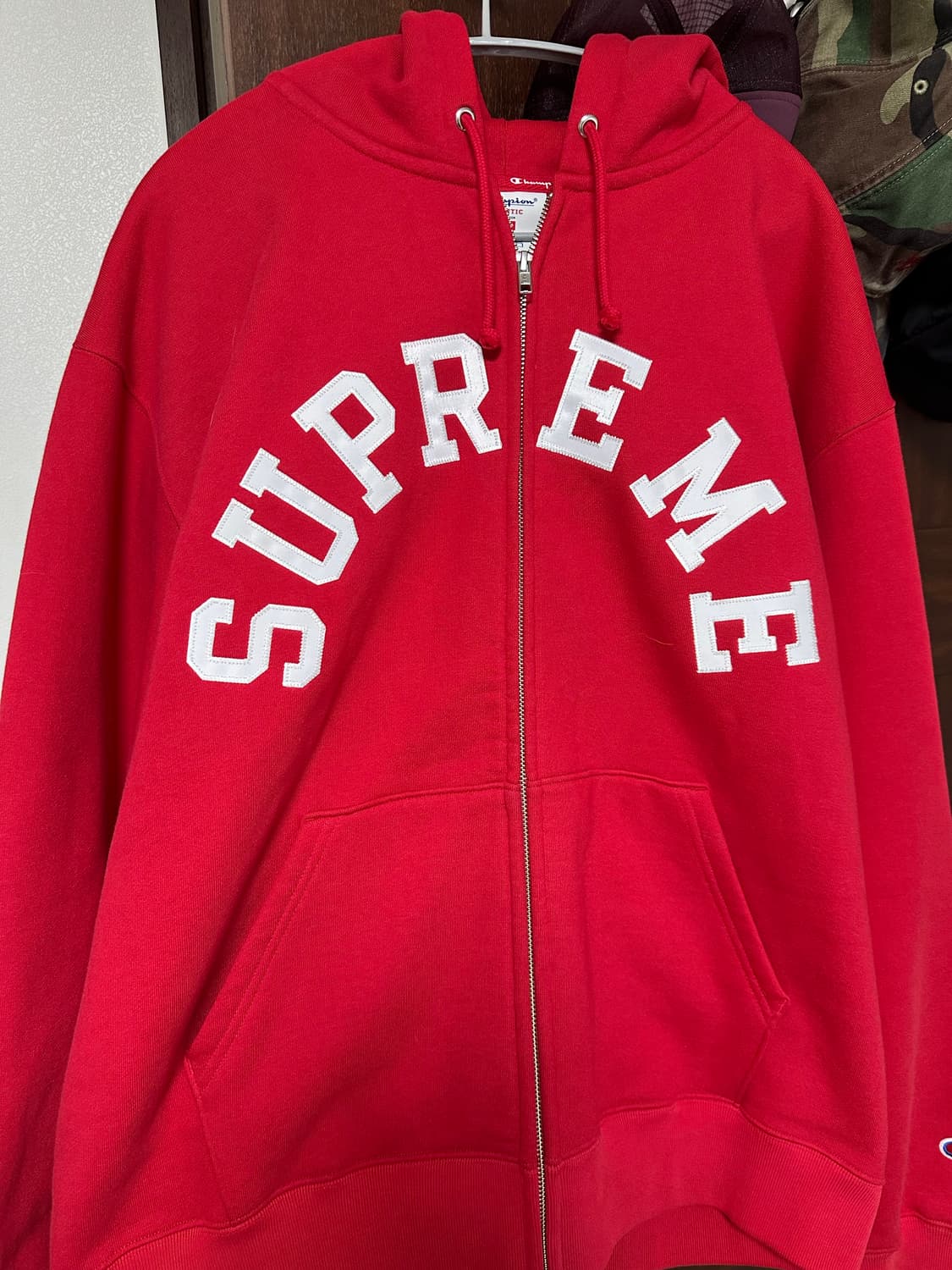 슈프림 x 챔피온 집업 후드 스웨트셔츠 레드 - 24SS 상품이미지3