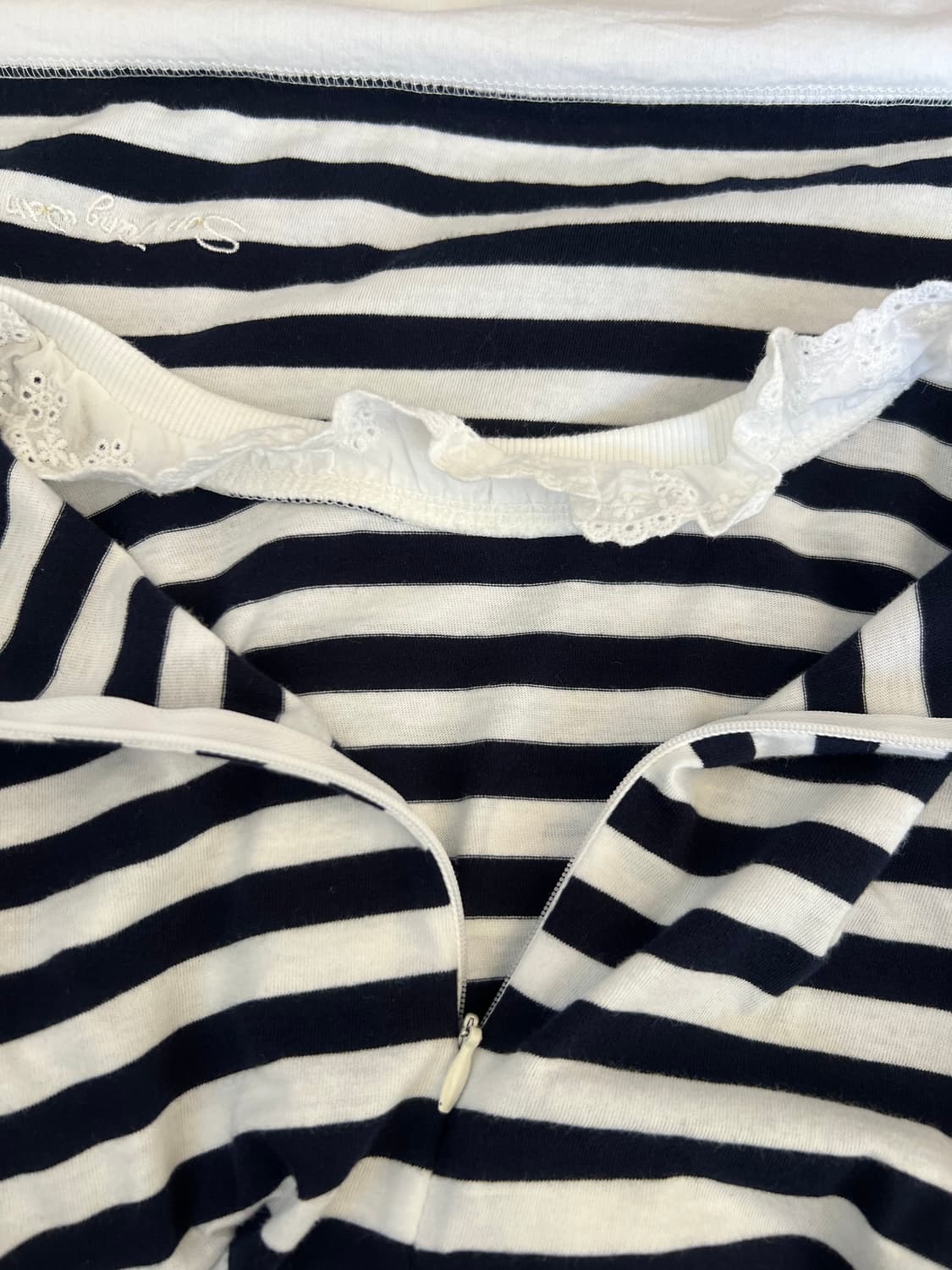 손정완 여성 네이비 스트라이프 레이스배색 반팔티셔츠 상품이미지5