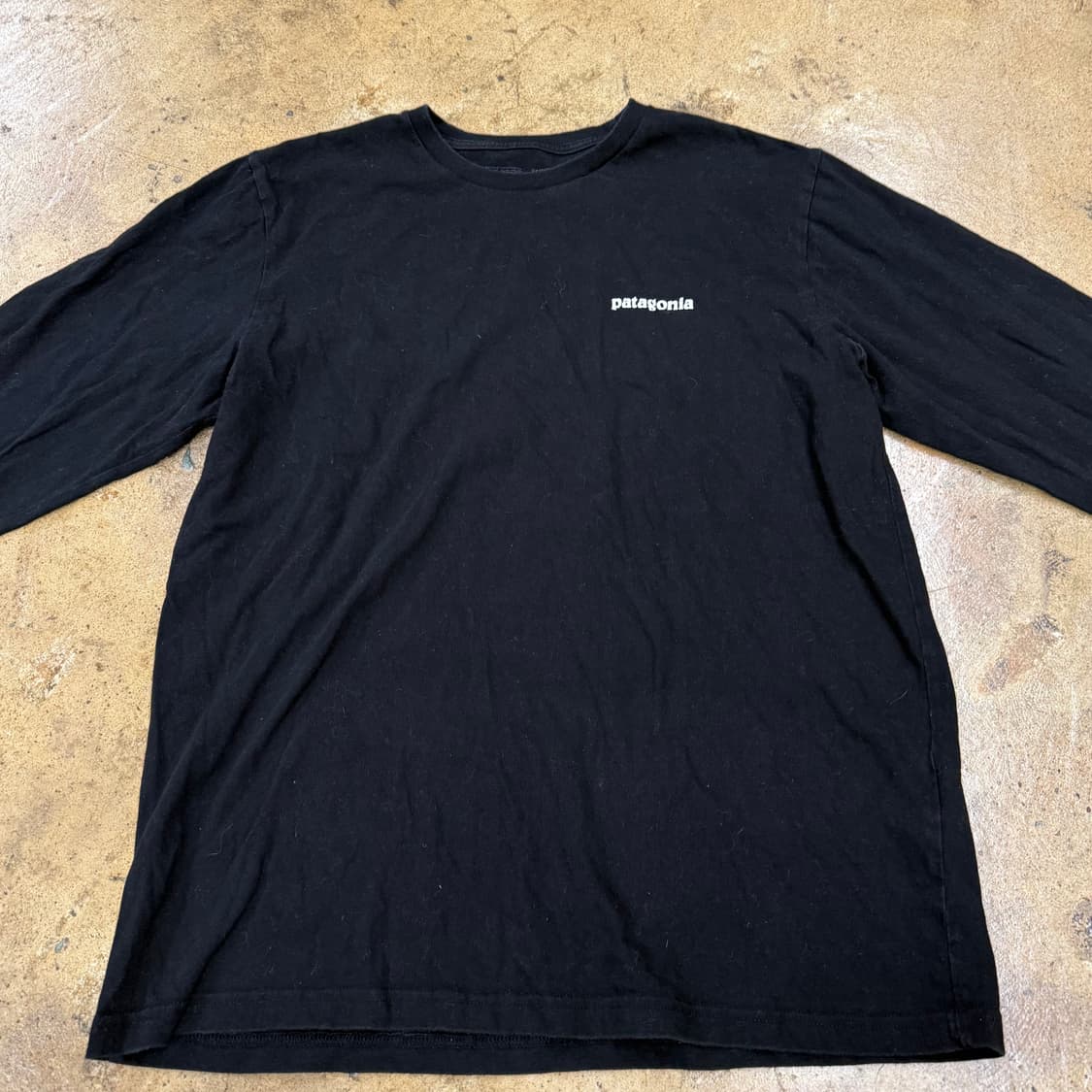 [정품/M] 파타고니아 백프린팅 긴팔티셔츠 블랙 b16 상품이미지3