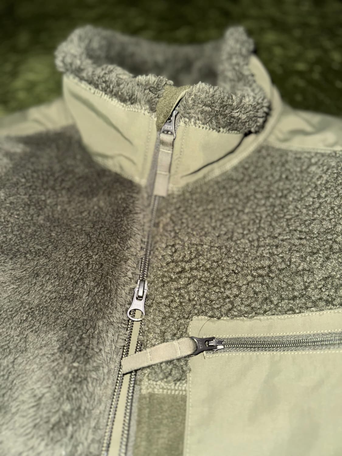 [M] 유니클로 X 엔지니어드 가먼츠 콜라보 플리스 자켓 올리브 상품이미지4