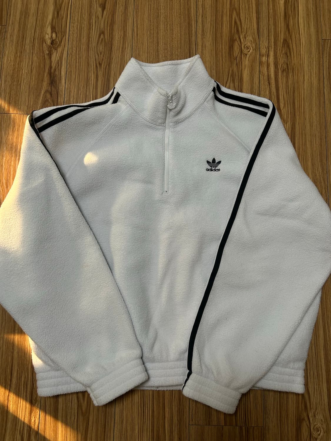 아디다스 흰색 플리스 반집업 상품이미지1