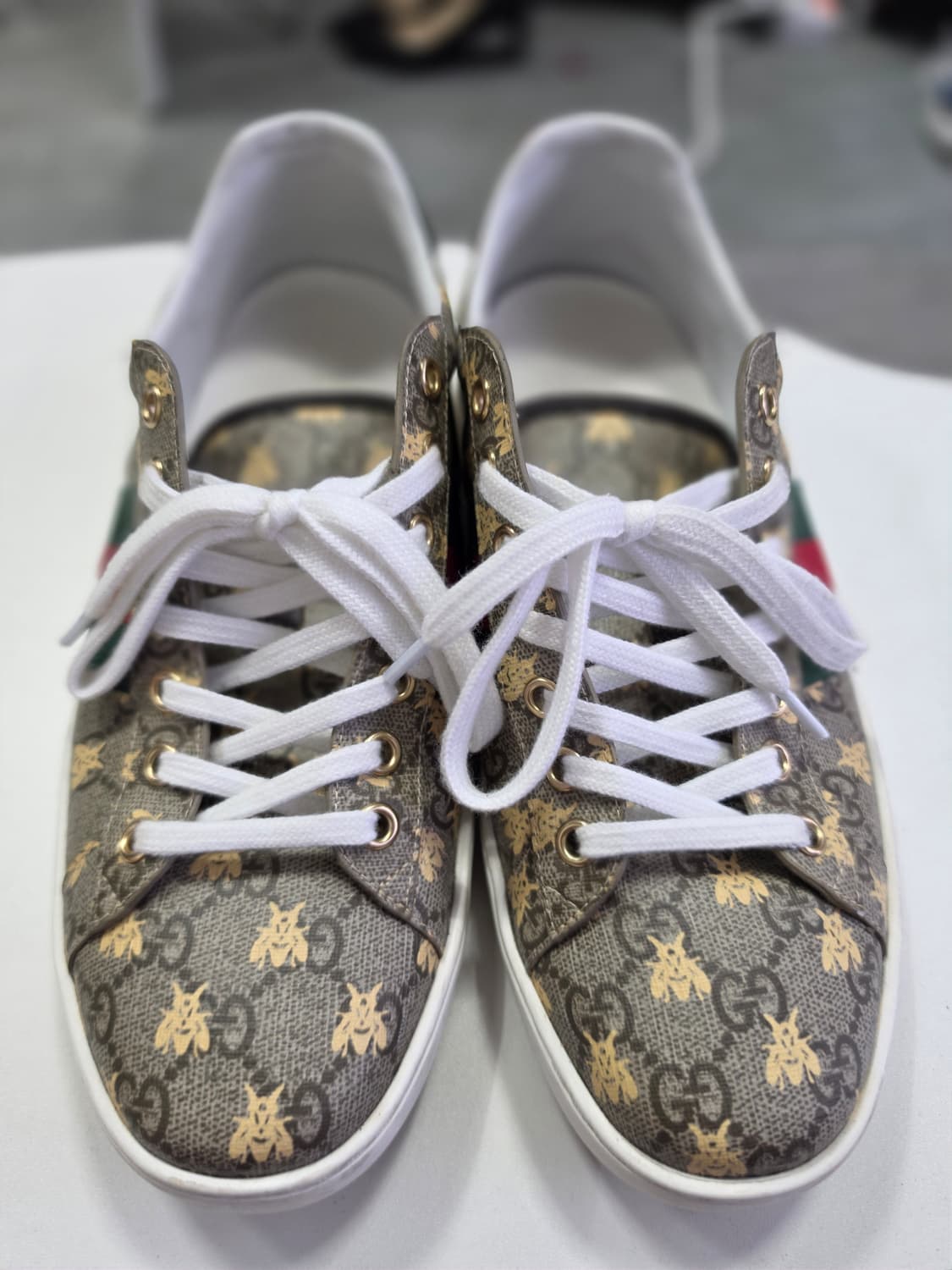 구찌 GG 수프림 꿀벌 에이스 스니커즈 상품이미지1