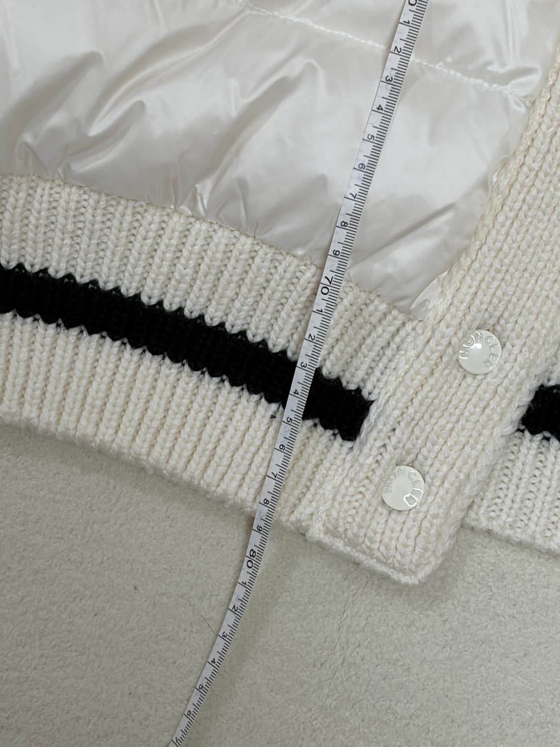 (새거급) 몽클레어 니트 패딩 조끼 L 몽클레어 여성 조끼 패딩 L 상품이미지8