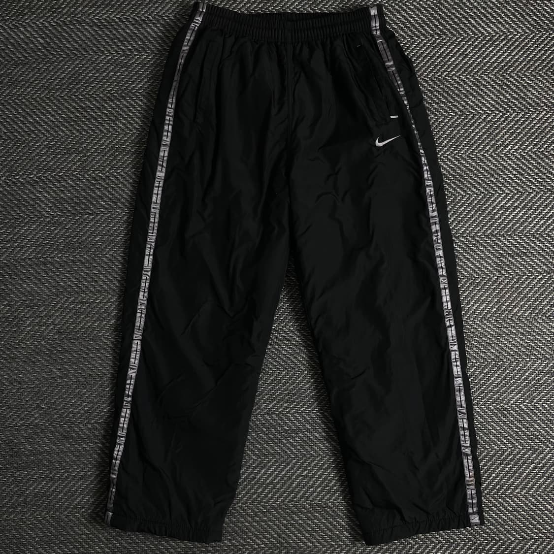 나이키 사이드 스우시 블랙 와이드 기모 트랙 팬츠y 3679 상품이미지2