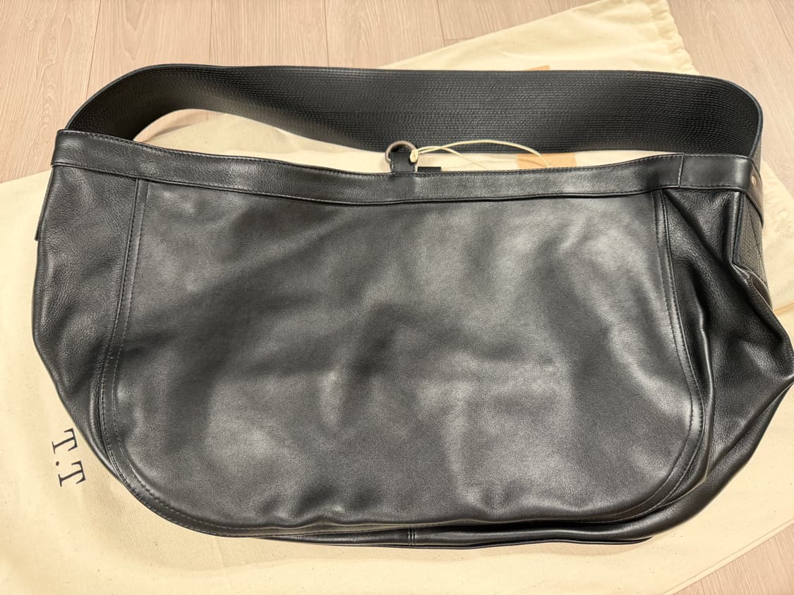 타이가 타카하시 뉴스보이백 소가죽 상품이미지6