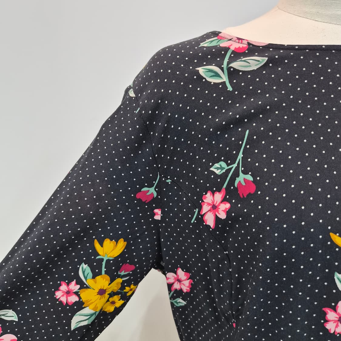 Old Navy 블랙 플라워 도트 플레어 미디원피스 상품이미지3