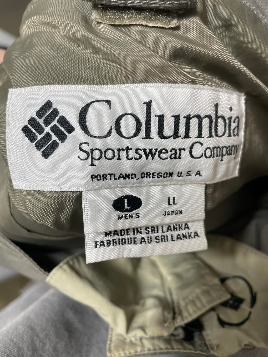 Columbia - 챠콜 바람막이 (XL- XXL 추천) 상품이미지3